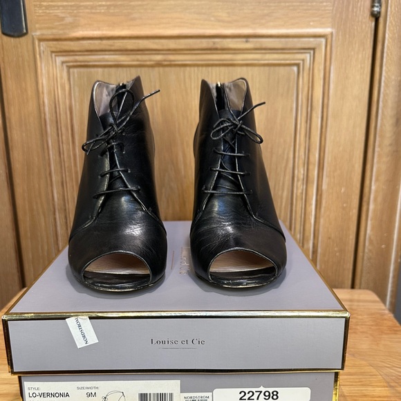 Louise et Cie Black Lace-Up Ankle Booties - Picture 1 of 5